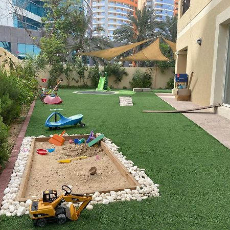 Spacious 4-Bedroom Villa, Children Friendly Dubai Dış mekan fotoğraf