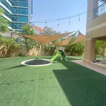 Spacious 4-Bedroom Villa, Children Friendly Dubai Dış mekan fotoğraf