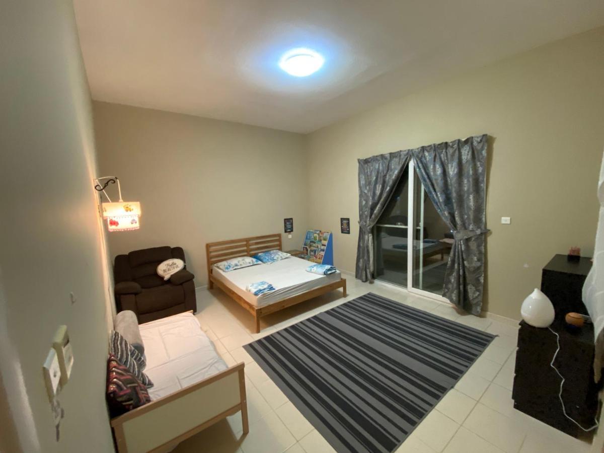 Spacious 4-Bedroom Villa, Children Friendly Dubai Dış mekan fotoğraf