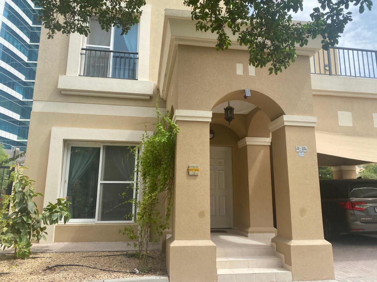 Spacious 4-Bedroom Villa, Children Friendly Dubai Dış mekan fotoğraf