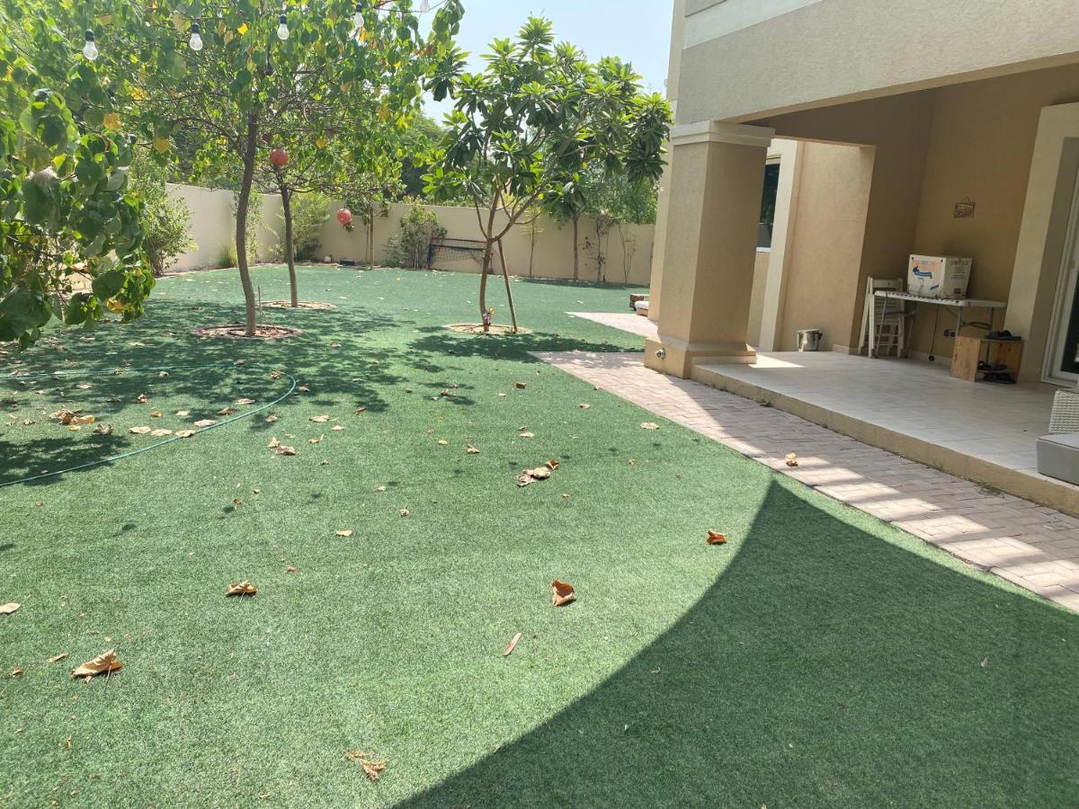 Spacious 4-Bedroom Villa, Children Friendly Dubai Dış mekan fotoğraf