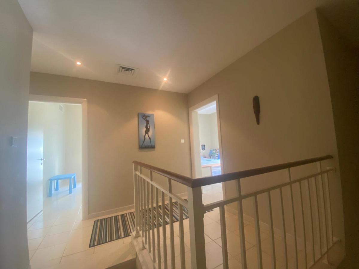 Spacious 4-Bedroom Villa, Children Friendly Dubai Dış mekan fotoğraf